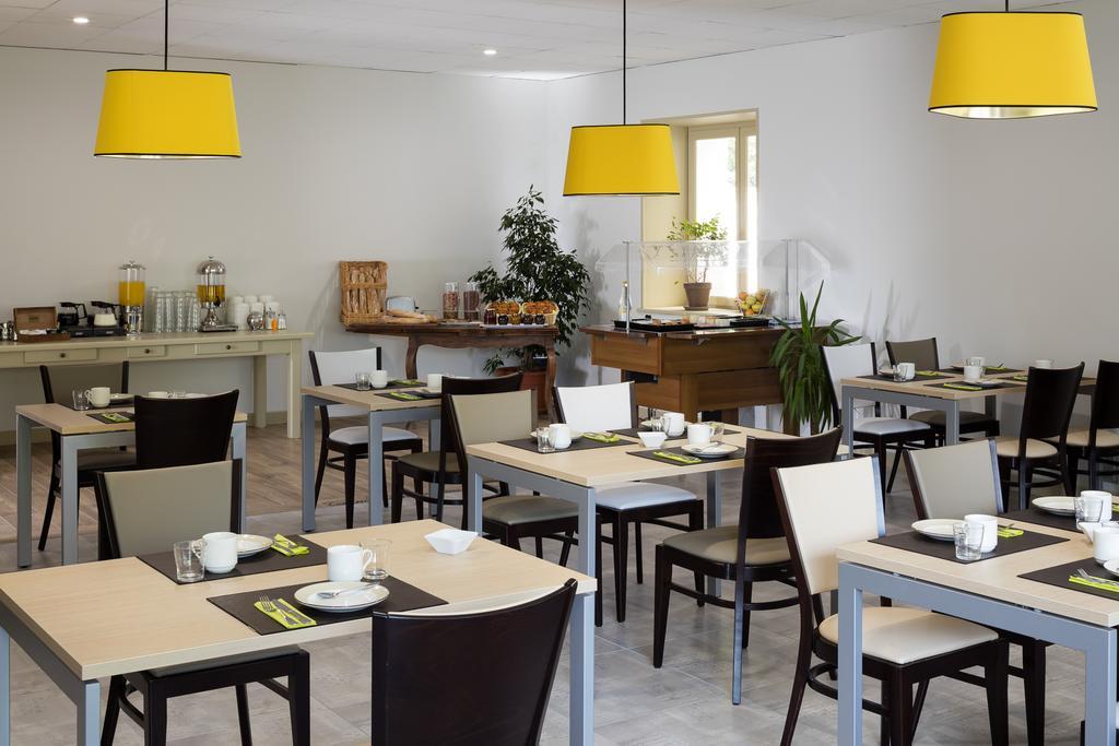 Logis Hotel Restaurant Les Cedres 쥬와유스 외부 사진