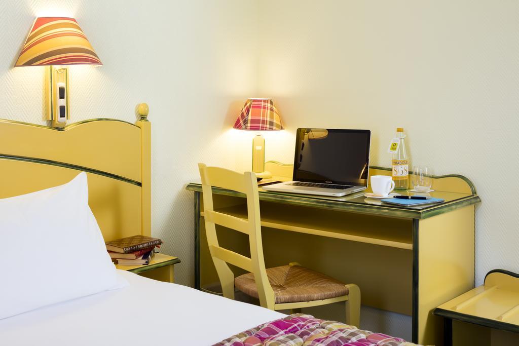 Logis Hotel Restaurant Les Cedres 쥬와유스 외부 사진