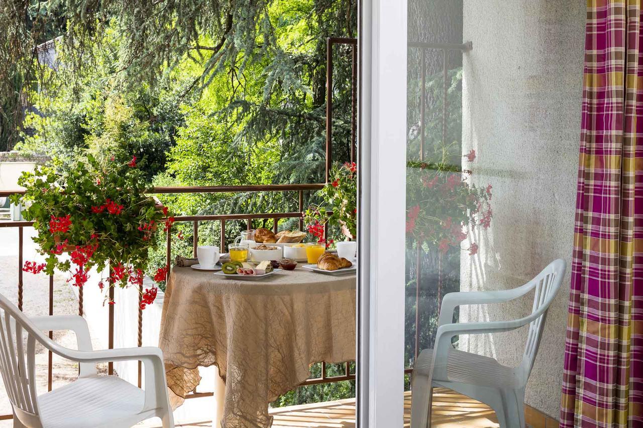 Logis Hotel Restaurant Les Cedres 쥬와유스 외부 사진