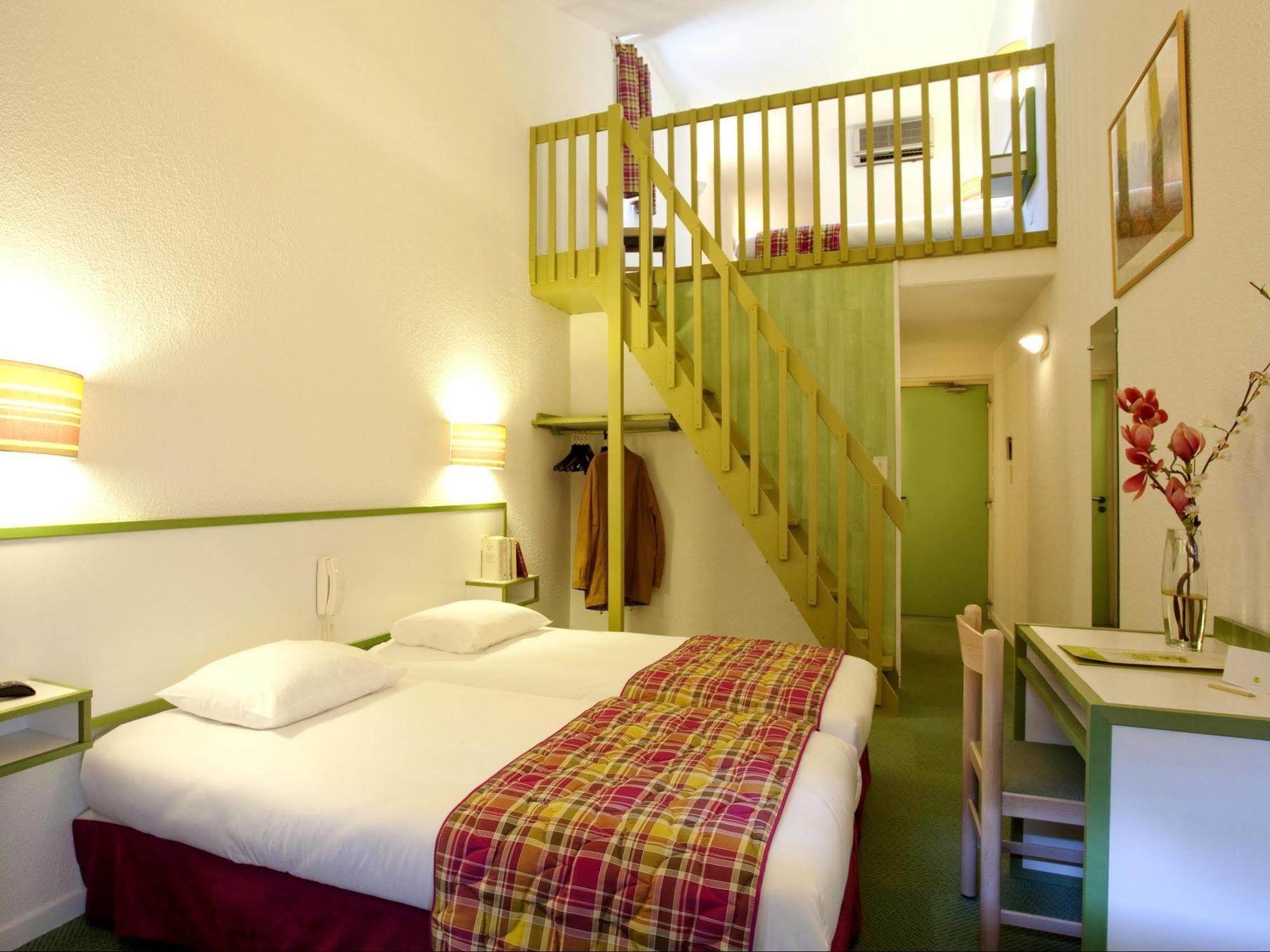 Logis Hotel Restaurant Les Cedres 쥬와유스 외부 사진