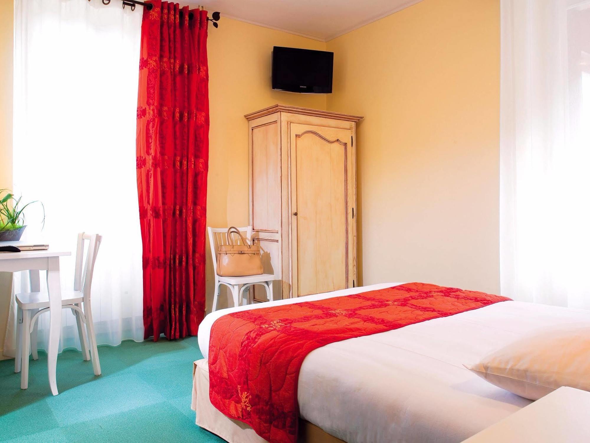 Logis Hotel Restaurant Les Cedres 쥬와유스 외부 사진